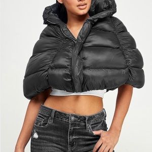 Beautiful must have zip up cropped puffer jacket